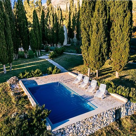 Country House Uros In Nature With Pool Lovorno Exteriör bild