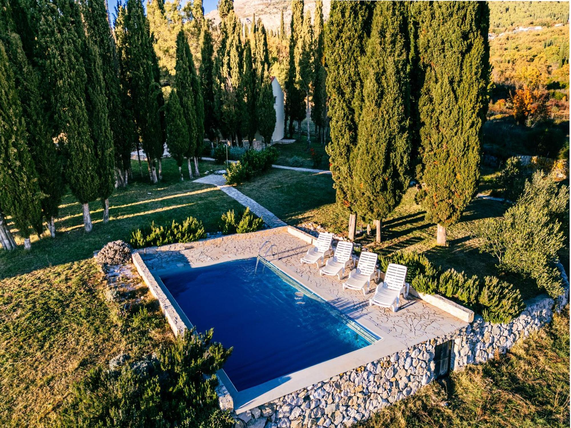 Country House Uros In Nature With Pool Lovorno Exteriör bild