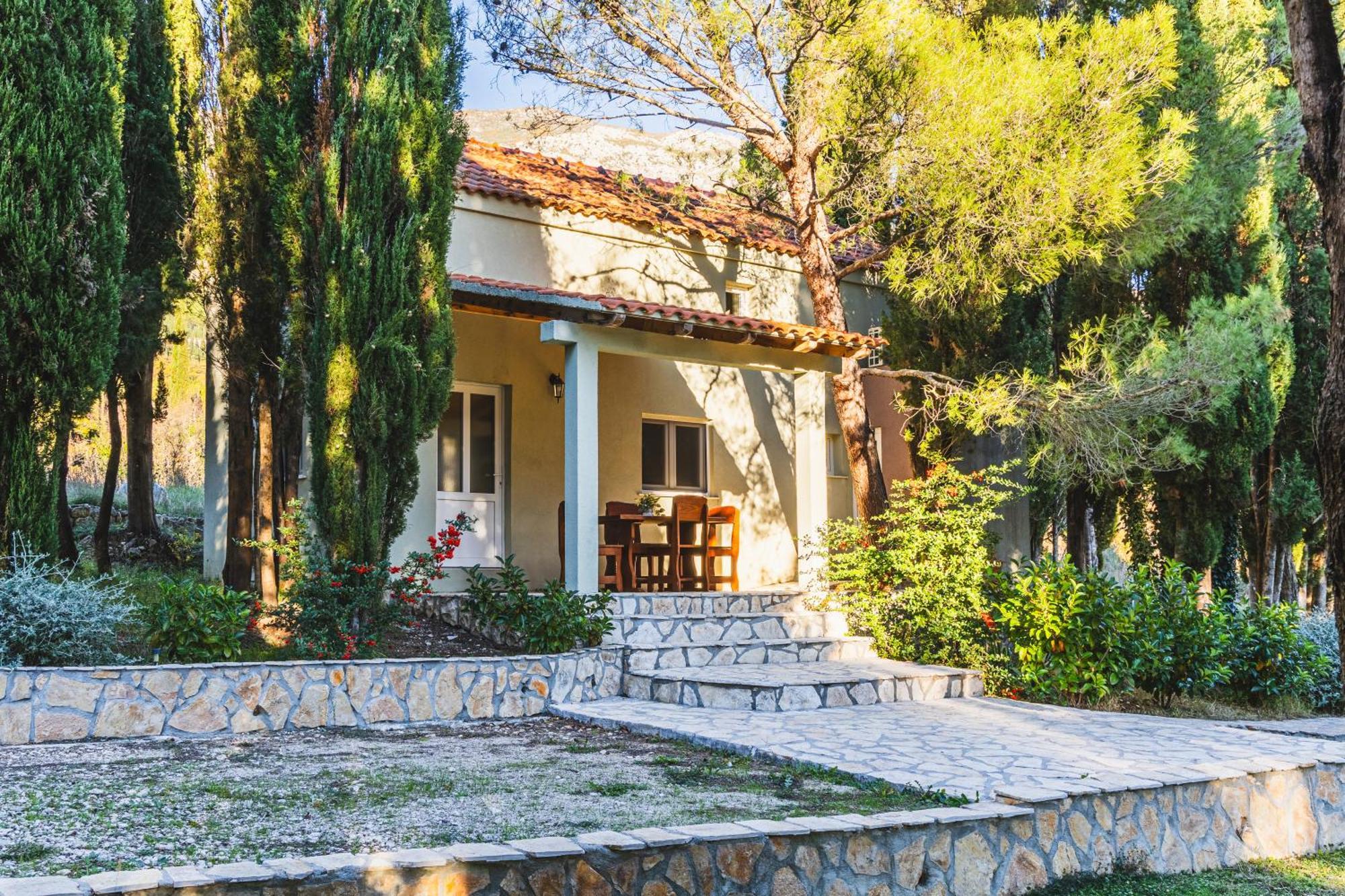 Country House Uros In Nature With Pool Lovorno Exteriör bild
