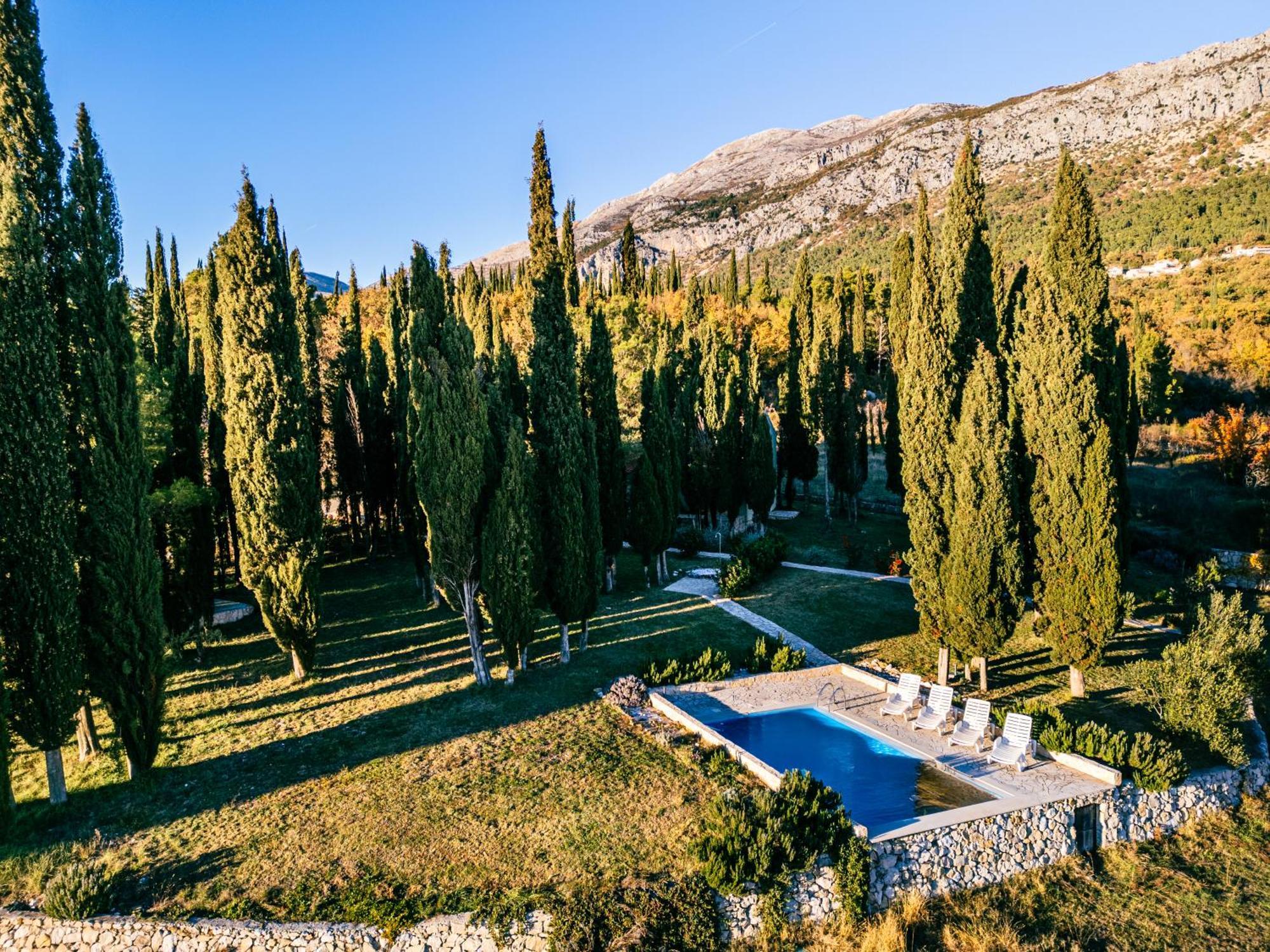 Country House Uros In Nature With Pool Lovorno Exteriör bild