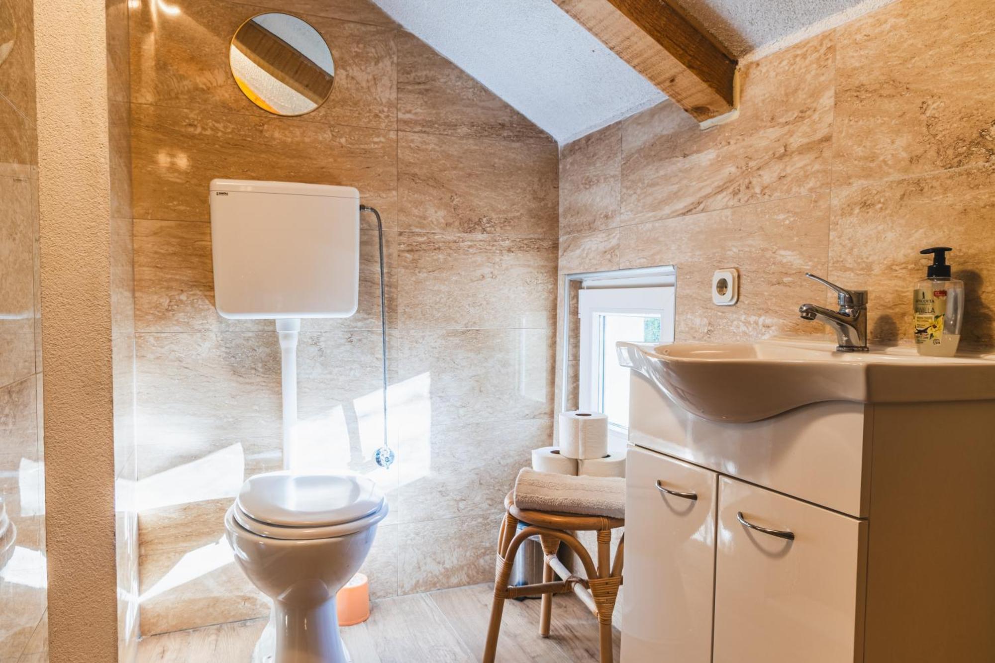 Country House Uros In Nature With Pool Lovorno Exteriör bild