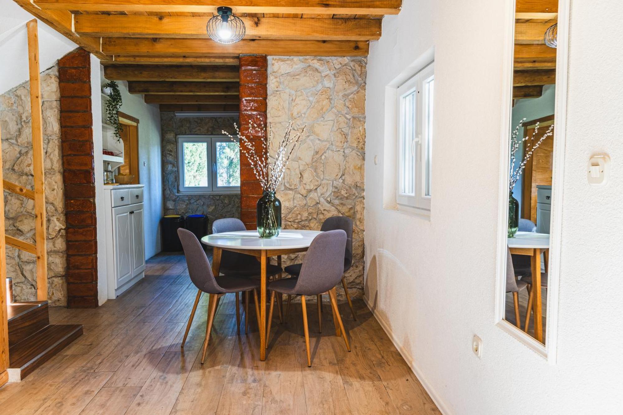 Country House Uros In Nature With Pool Lovorno Exteriör bild